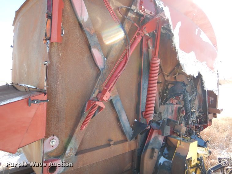 image for item IE9525 2014 New Holland RB560  round baler