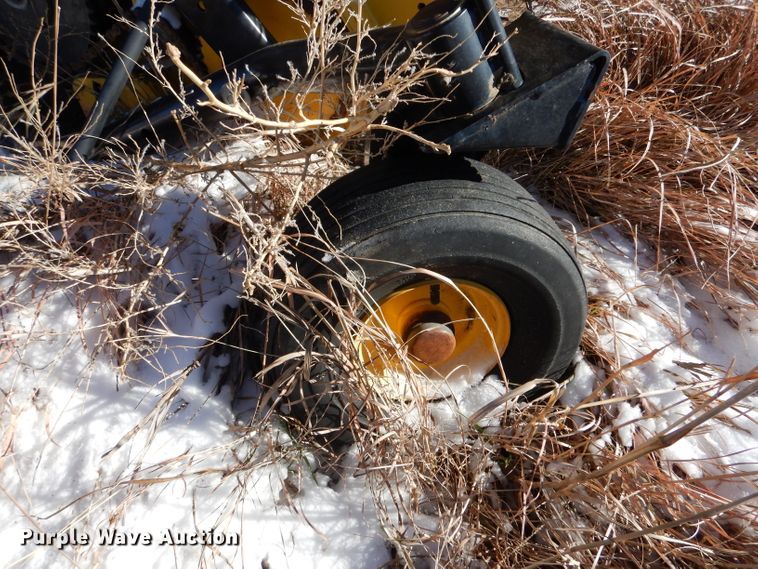 image for item IE9525 2014 New Holland RB560  round baler