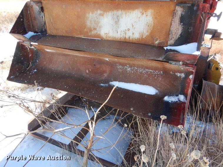 image for item IE9525 2014 New Holland RB560  round baler