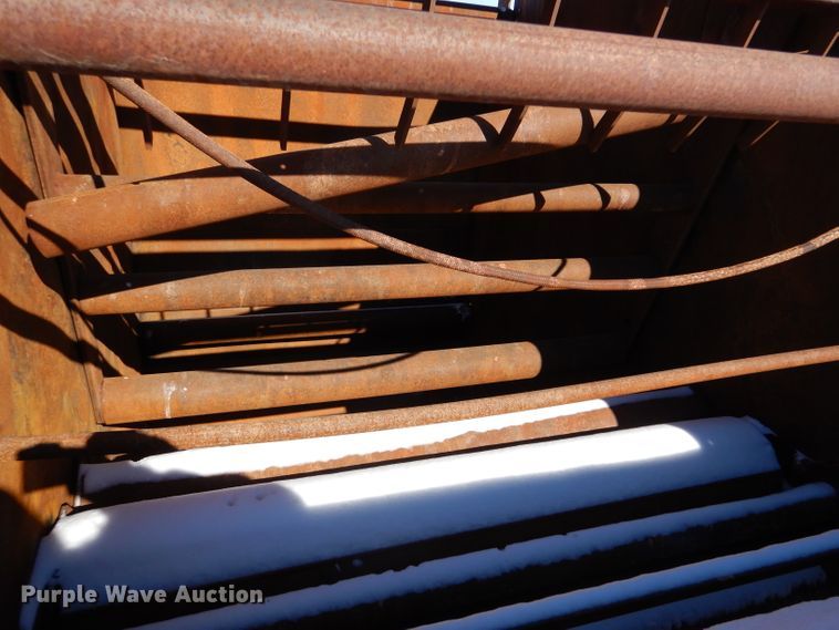 image for item IE9525 2014 New Holland RB560  round baler