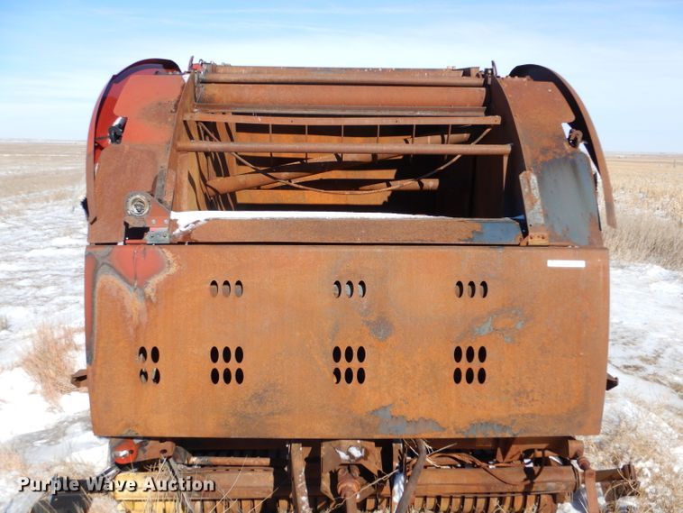 image for item IE9525 2014 New Holland RB560  round baler
