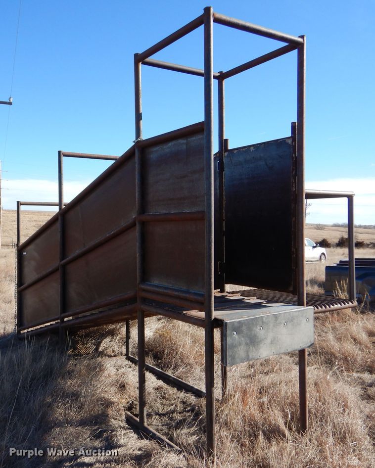 image for item IE9545 2022 LJ Manufacturing  livestock loading chute