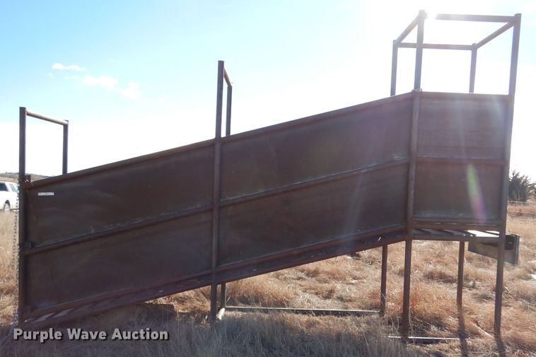 image for item IE9545 2022 LJ Manufacturing  livestock loading chute