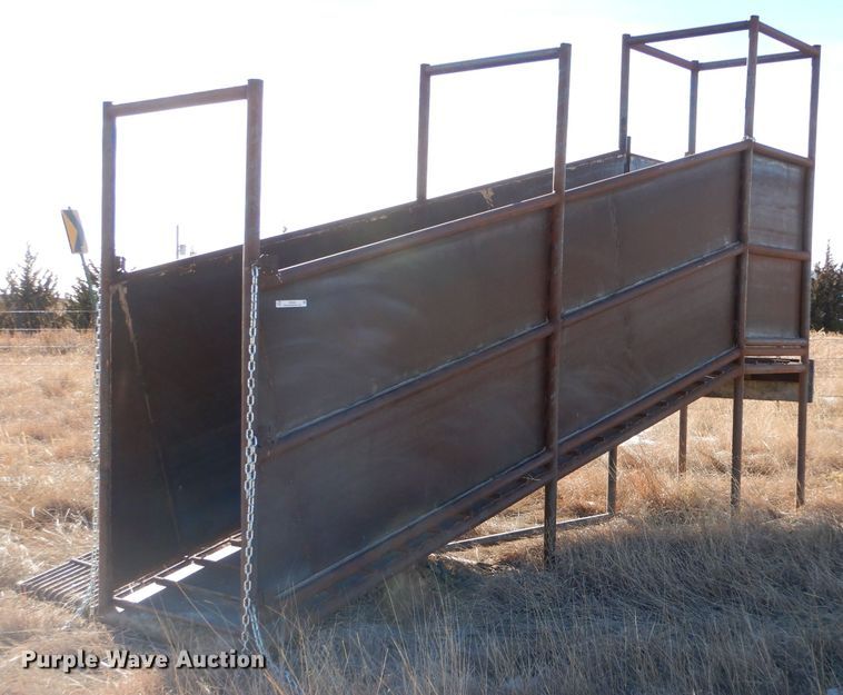 image for item IE9545 2022 LJ Manufacturing  livestock loading chute