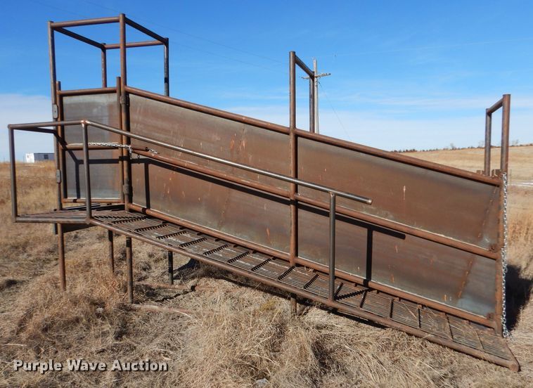image for item IE9545 2022 LJ Manufacturing  livestock loading chute