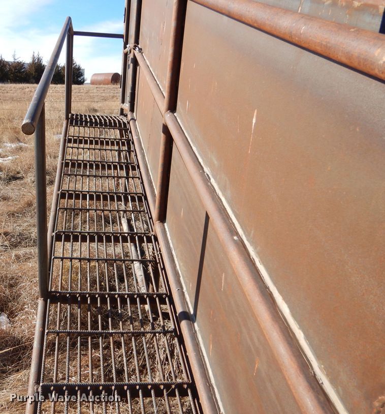 image for item IE9545 2022 LJ Manufacturing  livestock loading chute