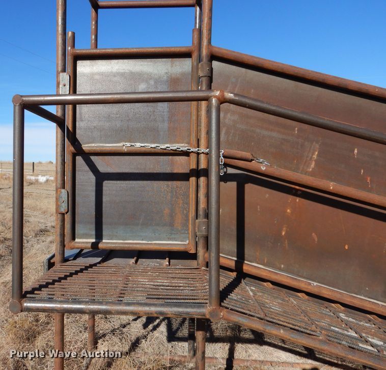 image for item IE9545 2022 LJ Manufacturing  livestock loading chute