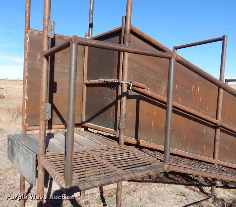 image for item IE9545 2022 LJ Manufacturing  livestock loading chute
