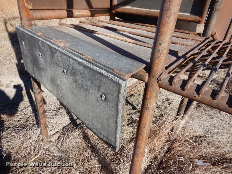 image for item IE9545 2022 LJ Manufacturing  livestock loading chute