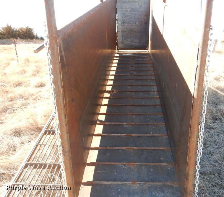 image for item IE9545 2022 LJ Manufacturing  livestock loading chute