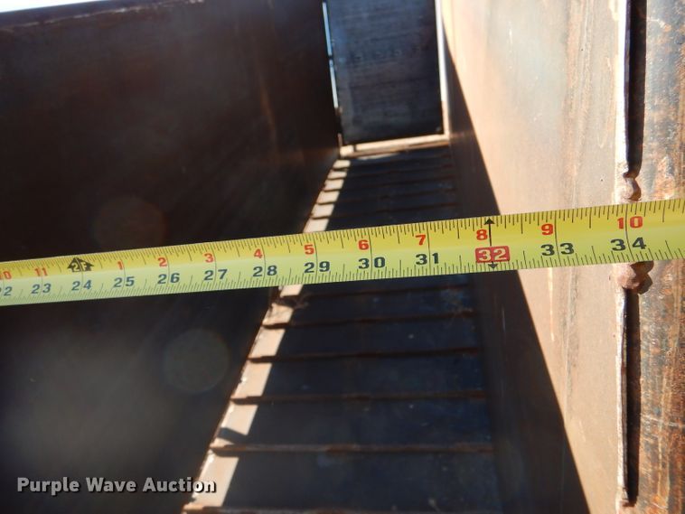 image for item IE9545 2022 LJ Manufacturing  livestock loading chute