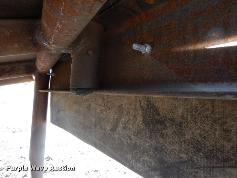 image for item IE9546 2022 LJ Manufacturing  livestock loading chute