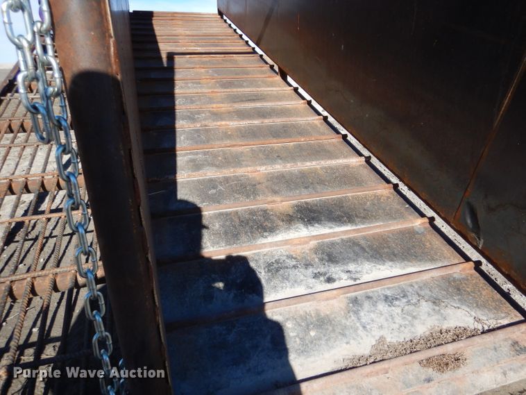 image for item IE9546 2022 LJ Manufacturing  livestock loading chute