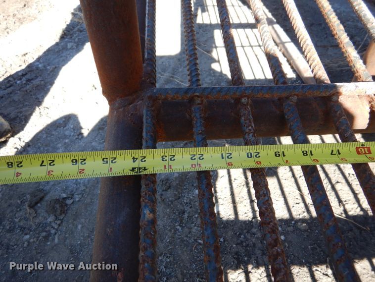 image for item IE9546 2022 LJ Manufacturing  livestock loading chute