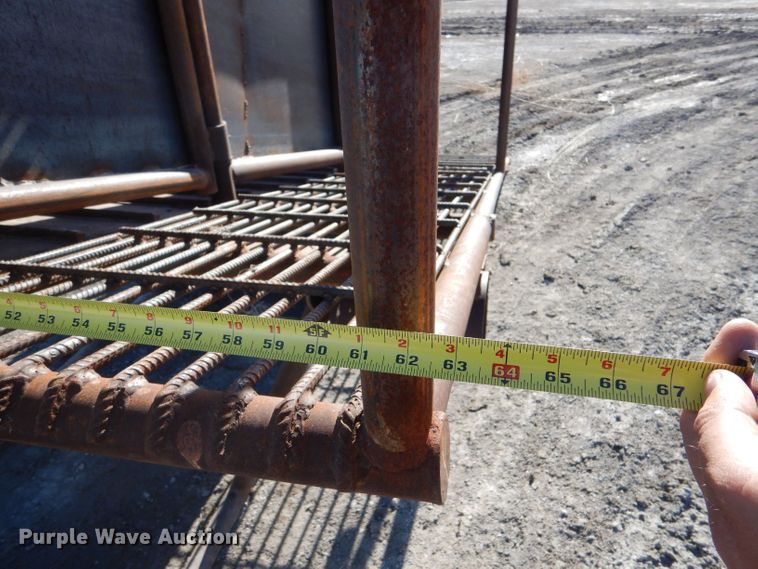 image for item IE9546 2022 LJ Manufacturing  livestock loading chute