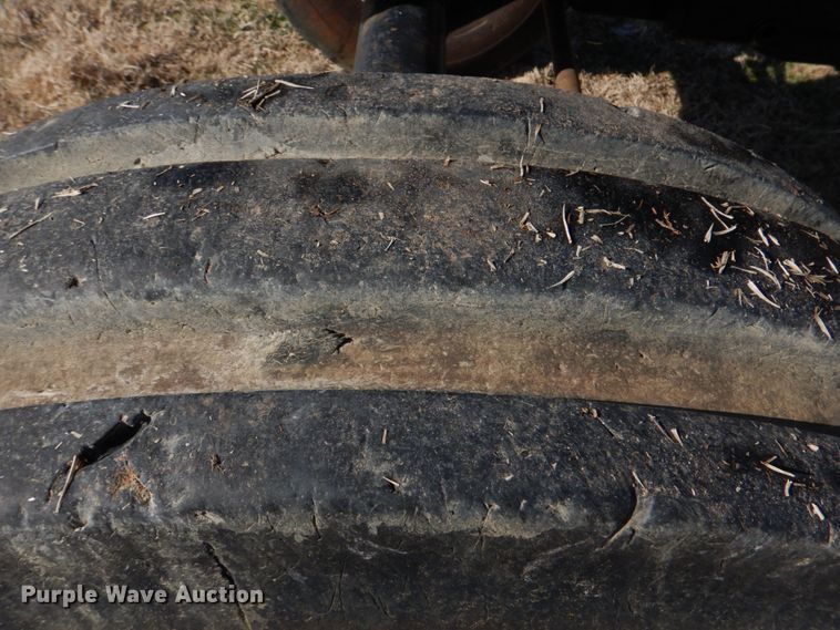 image for item JD9465 New Holland TD80D  tractor