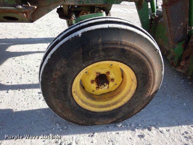 image for item JH9906 1977 John Deere 4430  tractor