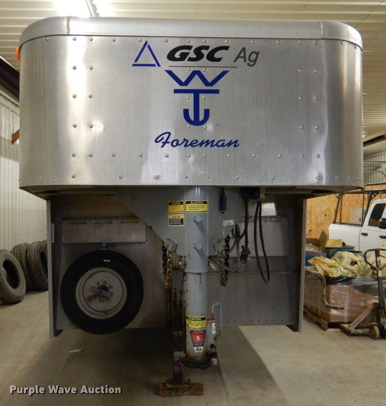 image for item JH9913 2008 Wilson PSGN-9332T  livestock trailer