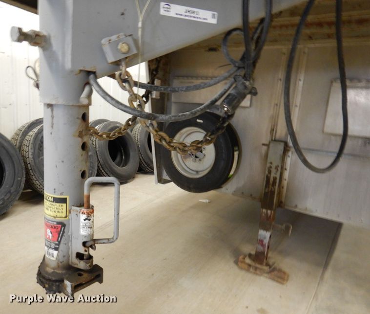 image for item JH9913 2008 Wilson PSGN-9332T  livestock trailer