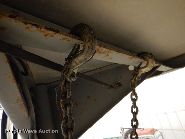 image for item JH9913 2008 Wilson PSGN-9332T  livestock trailer