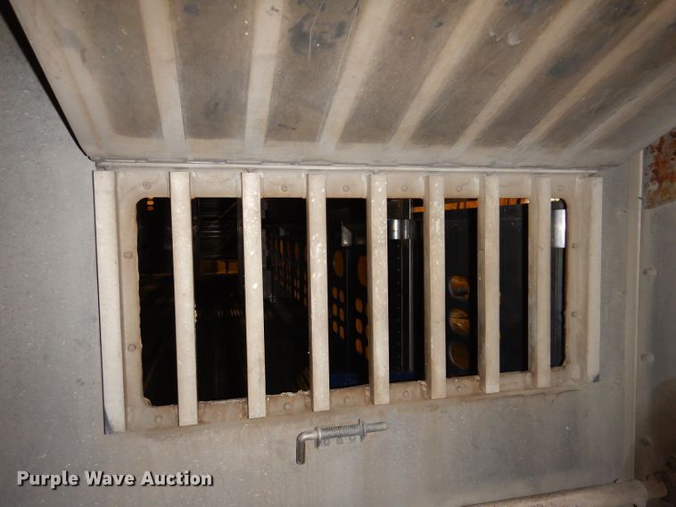 image for item JH9913 2008 Wilson PSGN-9332T  livestock trailer