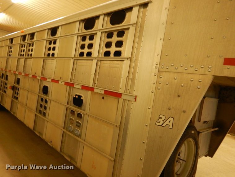 image for item JH9913 2008 Wilson PSGN-9332T  livestock trailer