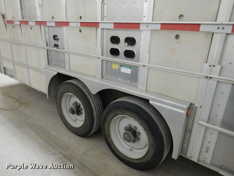 image for item JH9913 2008 Wilson PSGN-9332T  livestock trailer