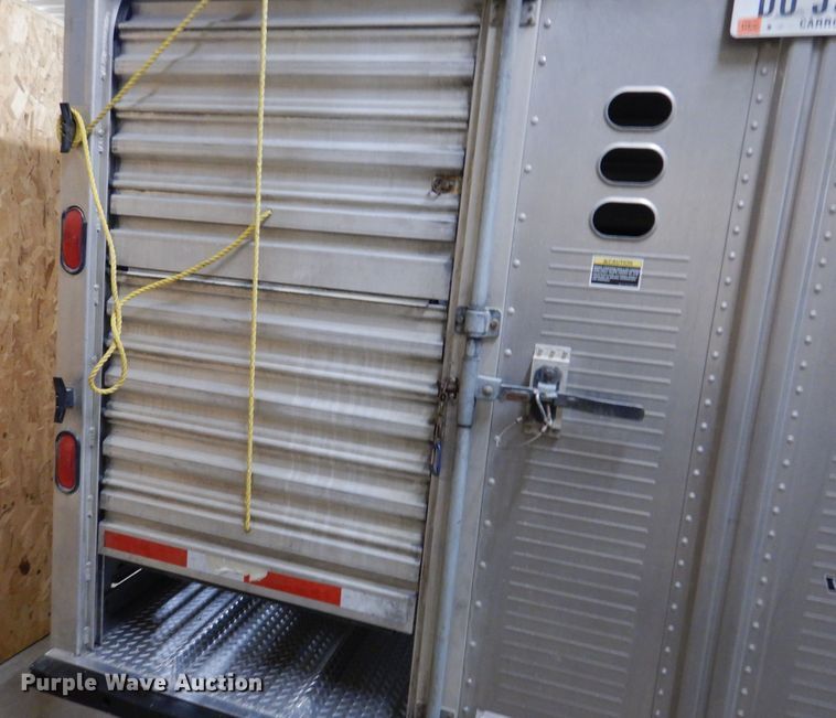 image for item JH9913 2008 Wilson PSGN-9332T  livestock trailer