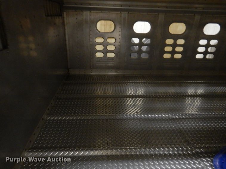 image for item JH9913 2008 Wilson PSGN-9332T  livestock trailer