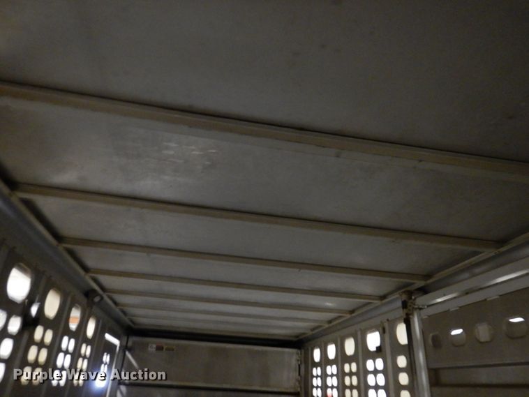 image for item JH9913 2008 Wilson PSGN-9332T  livestock trailer