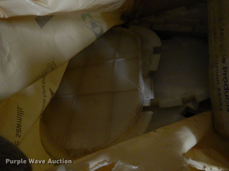 image for item JH9913 2008 Wilson PSGN-9332T  livestock trailer