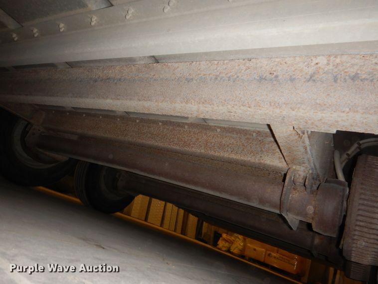 image for item JH9913 2008 Wilson PSGN-9332T  livestock trailer