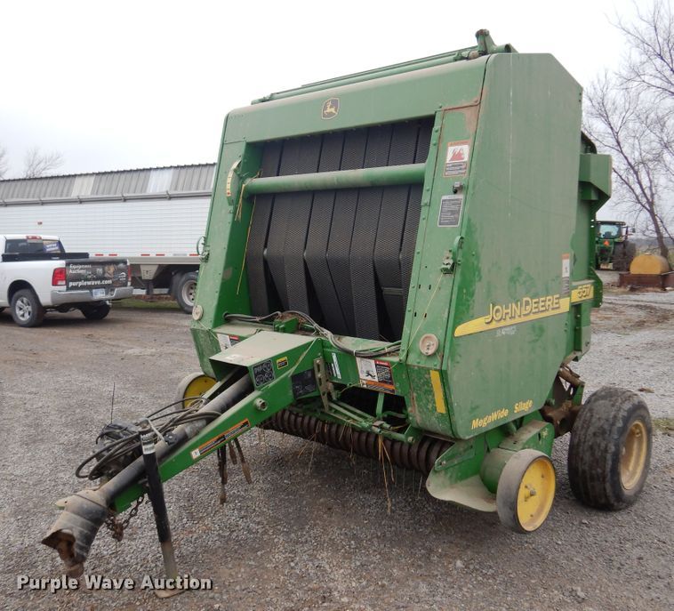 image for item JJ9746 John Deere 557  round baler
