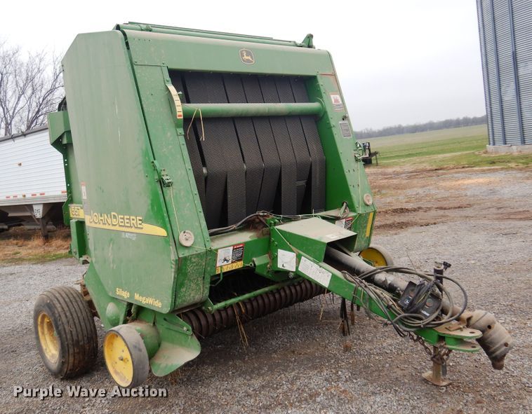 image for item JJ9746 John Deere 557  round baler