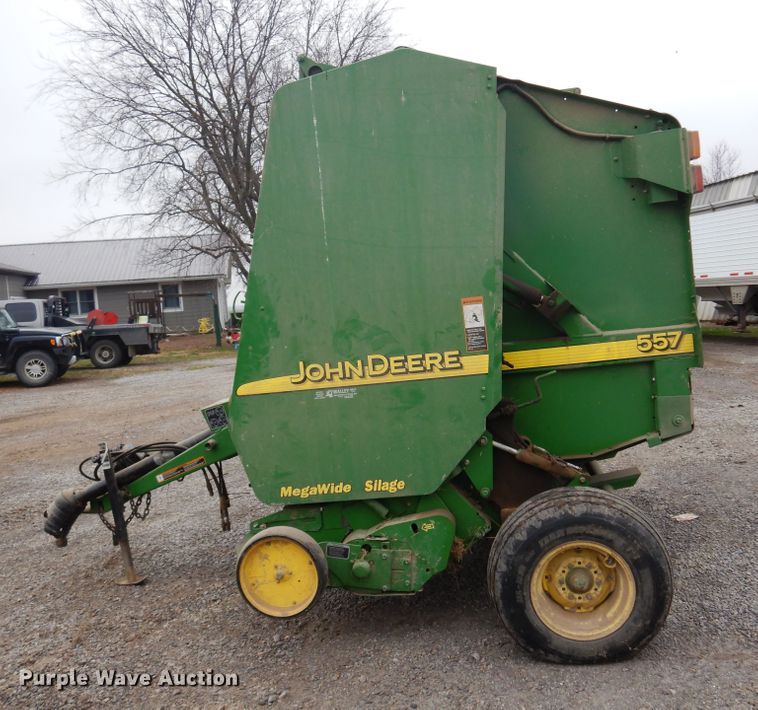image for item JJ9746 John Deere 557  round baler