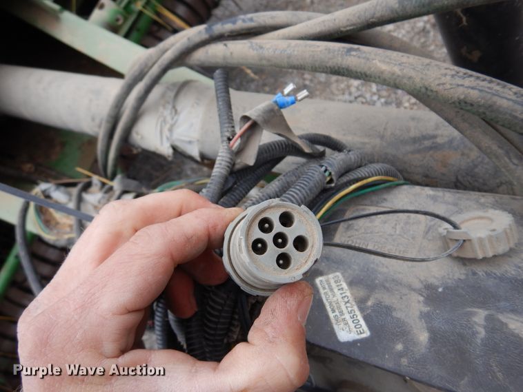 image for item JJ9746 John Deere 557  round baler