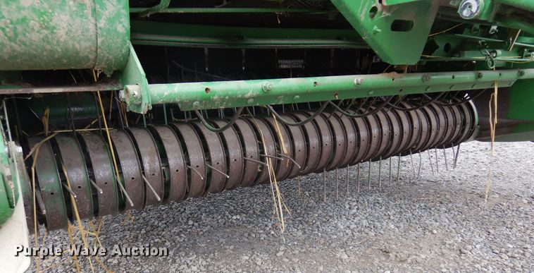 image for item JJ9746 John Deere 557  round baler
