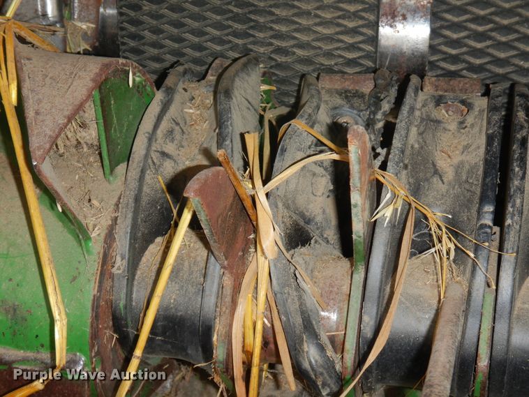 image for item JJ9746 John Deere 557  round baler