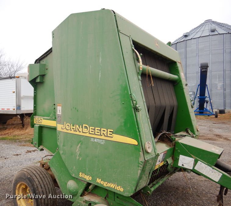 image for item JJ9746 John Deere 557  round baler