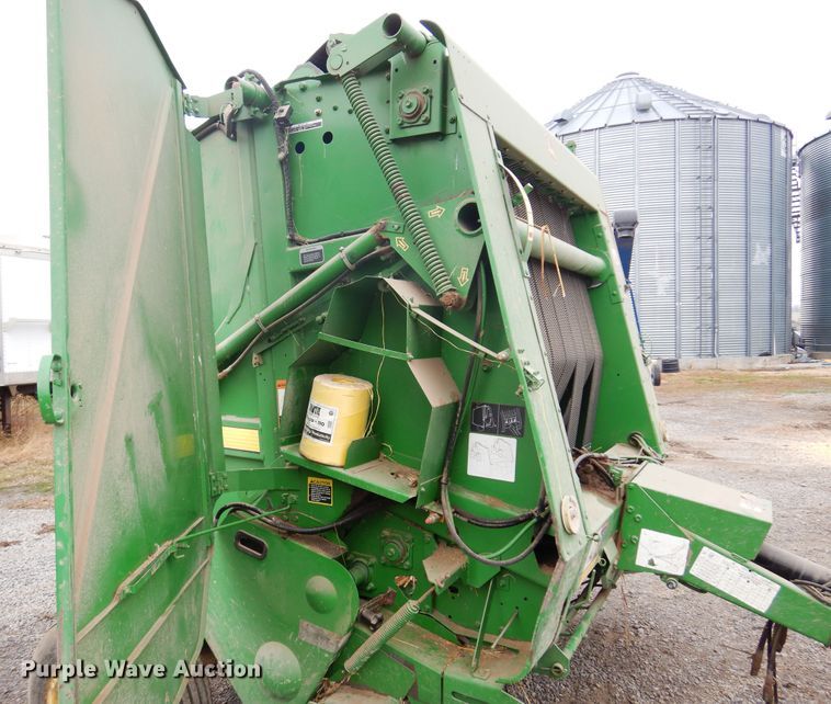 image for item JJ9746 John Deere 557  round baler