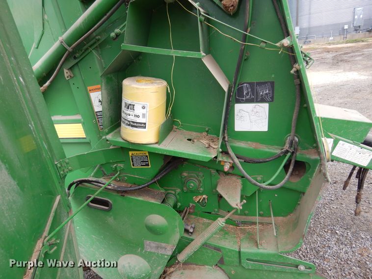 image for item JJ9746 John Deere 557  round baler