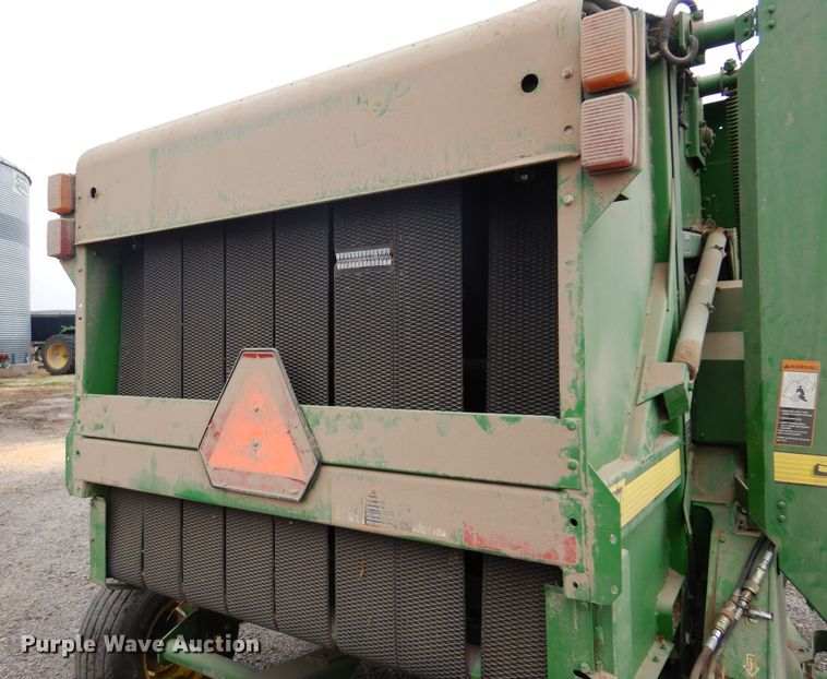 image for item JJ9746 John Deere 557  round baler