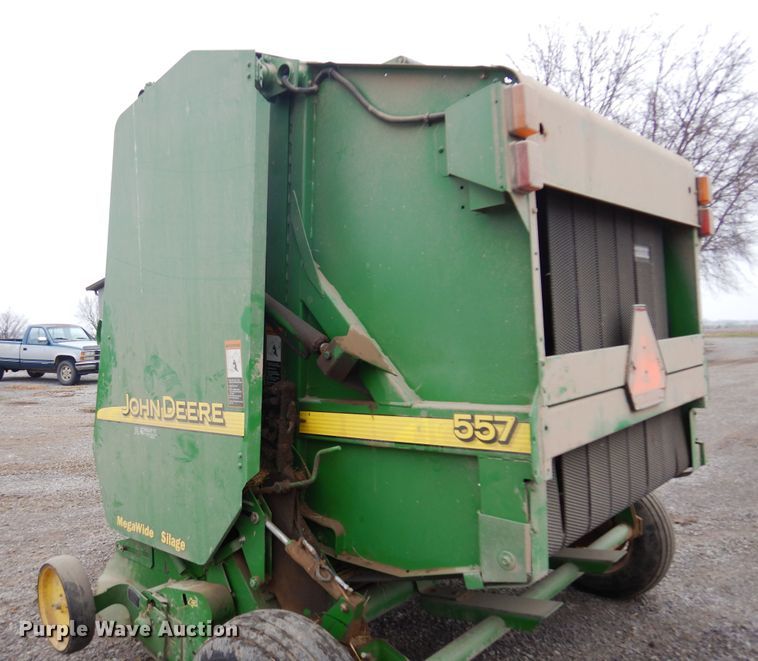 image for item JJ9746 John Deere 557  round baler