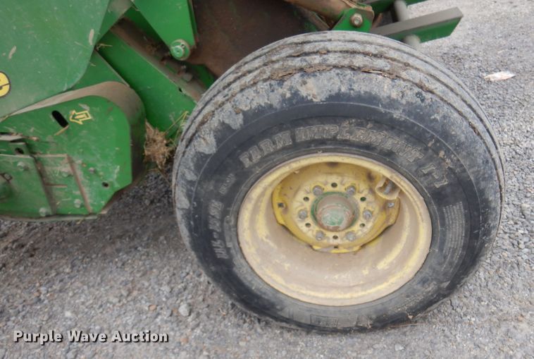image for item JJ9746 John Deere 557  round baler
