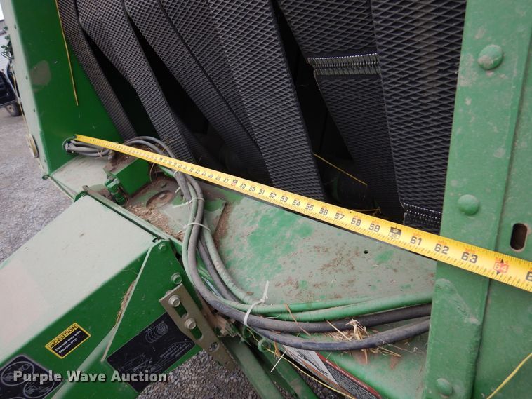 image for item JJ9746 John Deere 557  round baler