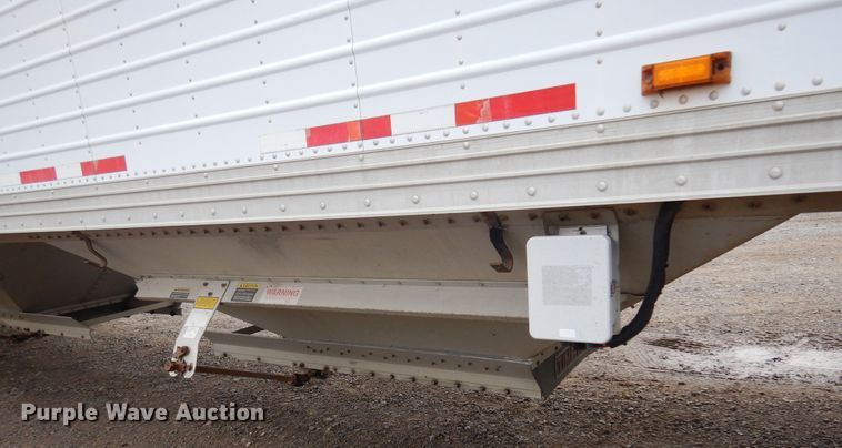 image for item JJ9748 2009 Timpte Super Hopper  grain trailer
