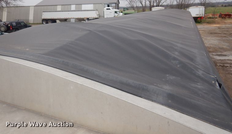 image for item JJ9748 2009 Timpte Super Hopper  grain trailer