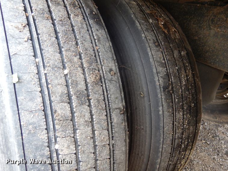 image for item JJ9748 2009 Timpte Super Hopper  grain trailer