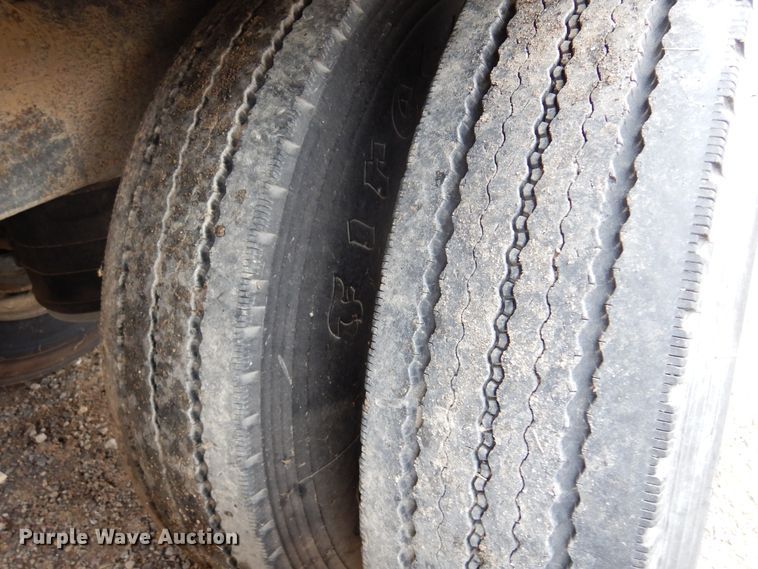 image for item JJ9748 2009 Timpte Super Hopper  grain trailer