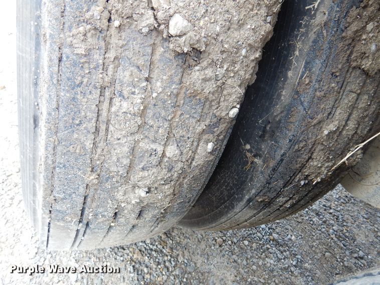 image for item JJ9748 2009 Timpte Super Hopper  grain trailer